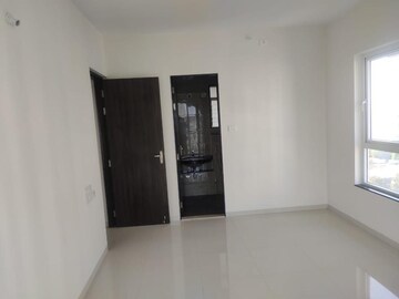 Room in 2 BHK Apartment at Nyati Elysia, Kharadi – for Rent