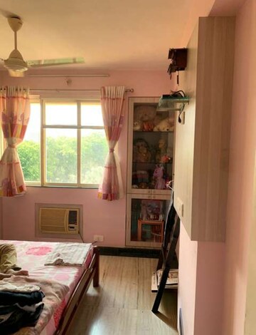 Bedroom in 2 BHK Apartment at Hiranandani Estate, Ghodbunder Road – for Rent