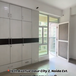 Room in 3 BHK Apartment at Gaur City 2 - 16th Avenue, Sector 16c Greater Noida – for Sale