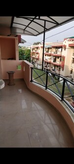 3 BHK + Pooja Room 2000 Sq.Ft. Builder Floor in Sector 36