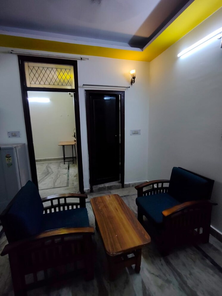 Living Room, mayur vihar 1 1.5 Bedroom 650 Sq.Ft. Builder Floor In Mayur Vihar 1 Delhi 9293151