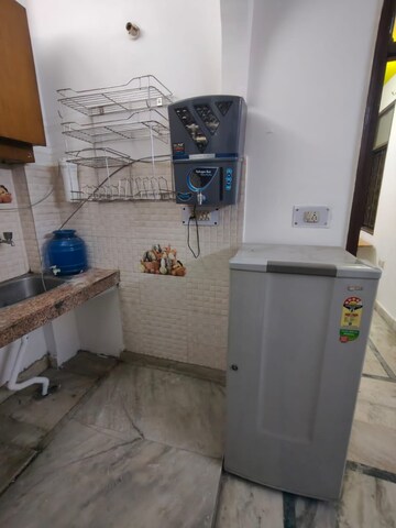 Team Area in 1.5 BHK Builder Floor at Mayur Vihar 1 – for Rent