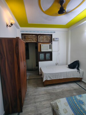 Bedroom in 1.5 BHK Builder Floor at Mayur Vihar 1 – for Rent