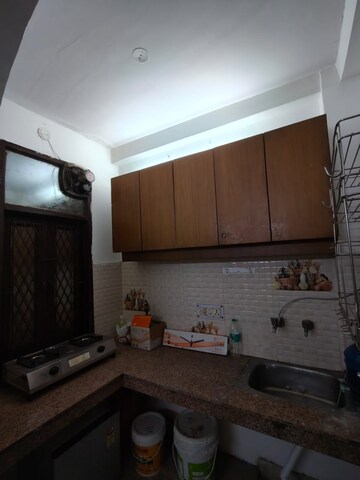 Kitchen in 1.5 BHK Builder Floor at Mayur Vihar 1 – for Rent