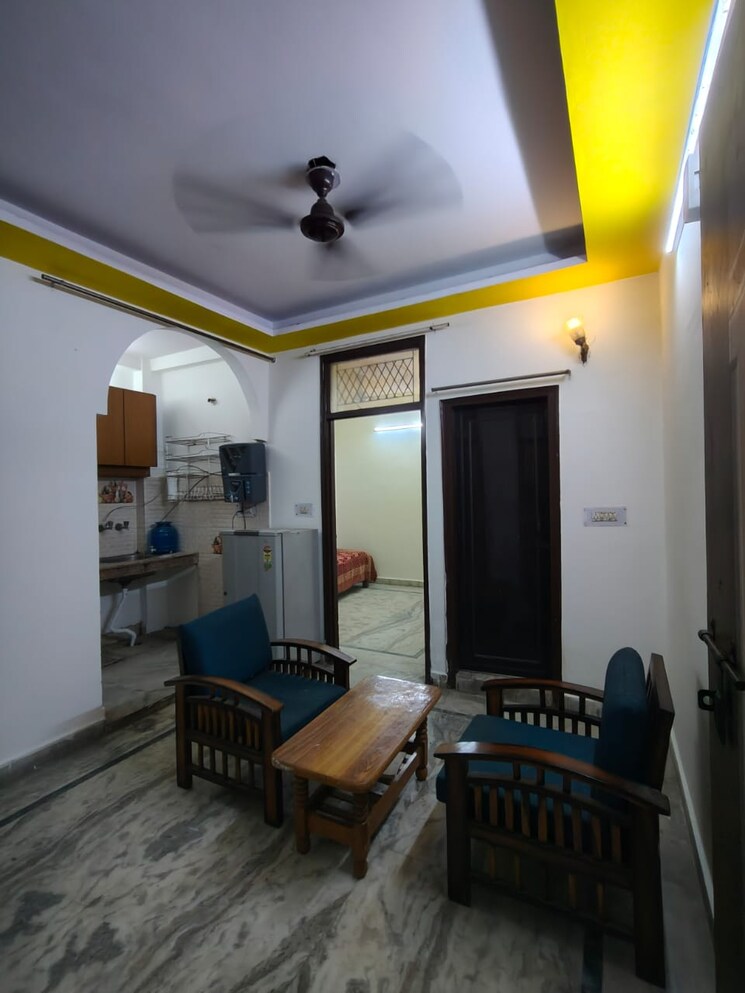 Living Room, mayur vihar 1 1.5 Bedroom 650 Sq.Ft. Builder Floor In Mayur Vihar 1 Delhi 9293151