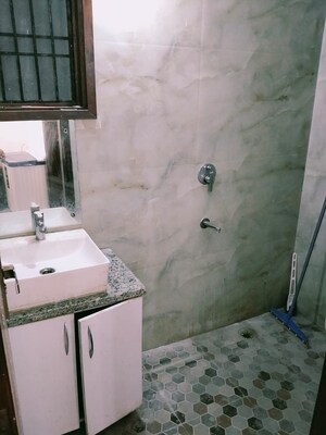 Bathroom in 1 BHK Builder Floor at Saket – for Rent