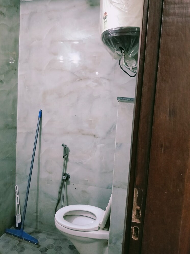 Bathroom, saket 1 Bedroom 450 Sq.Ft. Builder Floor In Saket Delhi 9293156