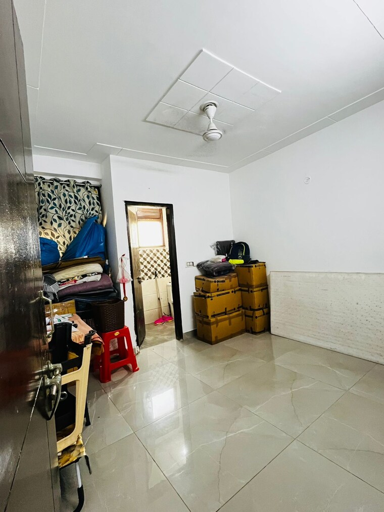  Parking, saket 2 Bedroom 900 Sq.Ft. Builder Floor In Saket Delhi 9293176