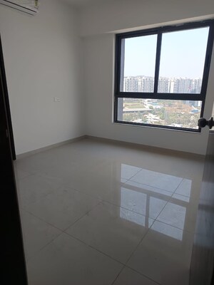 Room in 3 BHK Apartment at Goel Ganga Utopia, Bavdhan – for Rent