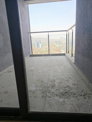 Room in 3 BHK Apartment at Goel Ganga Utopia, Bavdhan – for Rent