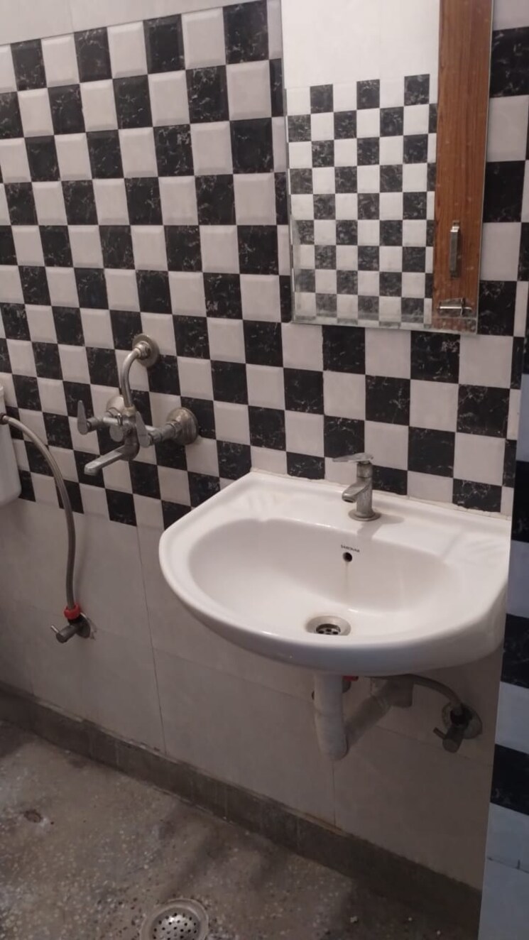 Bathroom, saket 1 Bedroom 500 Sq.Ft. Builder Floor In Saket Delhi 9293216