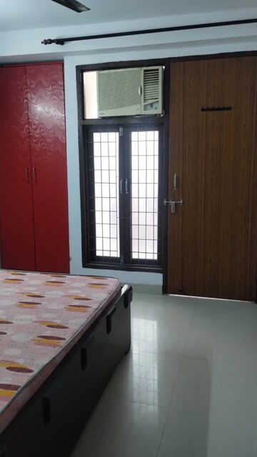 Room in 1 BHK Builder Floor at Saket – for Rent