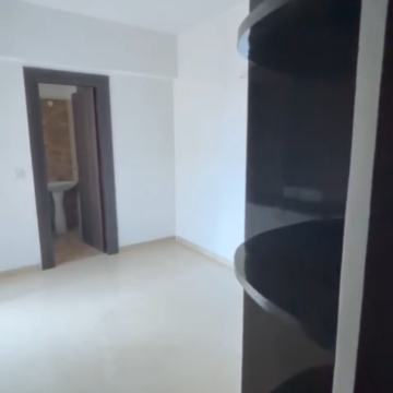 Room in 2.5 BHK Apartment at Nirala Estate, Amrapali Dream Valley – for Sale