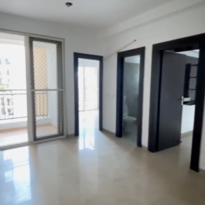 Room in 2.5 BHK Apartment at Nirala Estate, Amrapali Dream Valley – for Sale