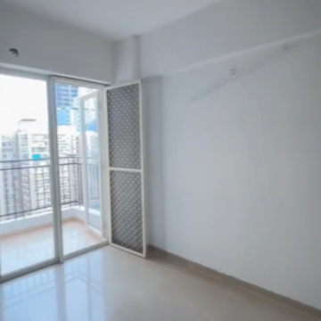 Room in 2.5 BHK Apartment at Nirala Estate, Amrapali Dream Valley – for Sale