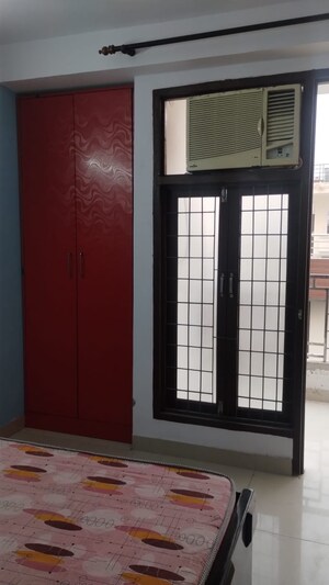 Room in 1 BHK Builder Floor at Saket – for Rent