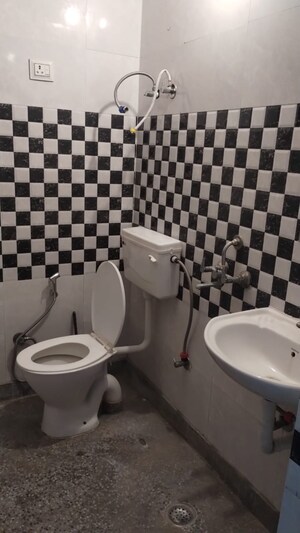 Bathroom in 1 BHK Builder Floor at Saket – for Rent
