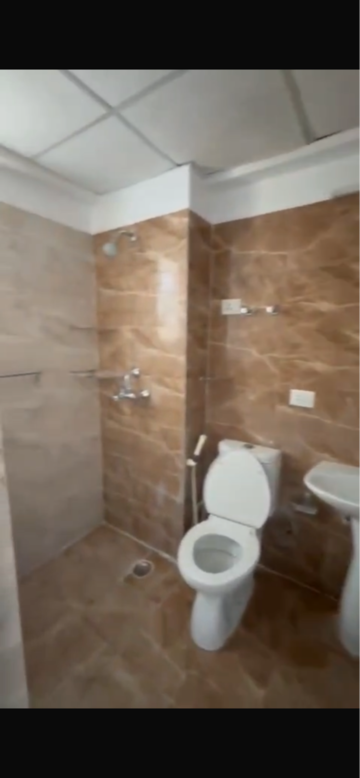 Bathroom in 2.5 BHK Apartment at Nirala Estate, Amrapali Dream Valley – for Sale