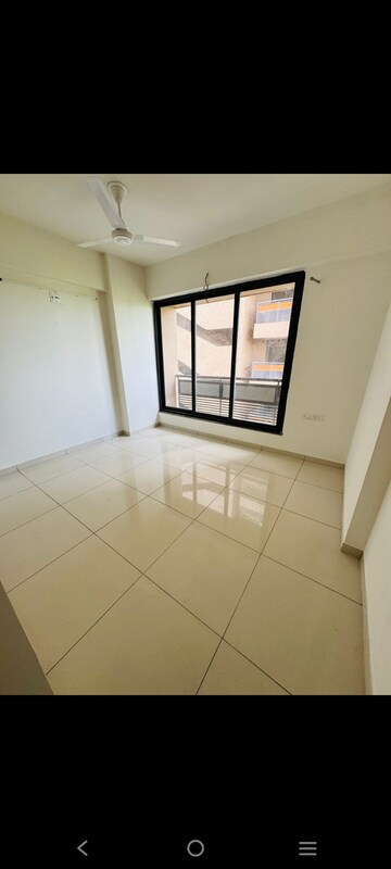Room in 3 BHK Apartment at Shiv Green, Ghuma – for Rent