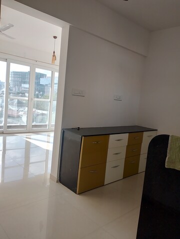 Room in 3 BHK Apartment at Legacy Aeon, Baner – for Rent