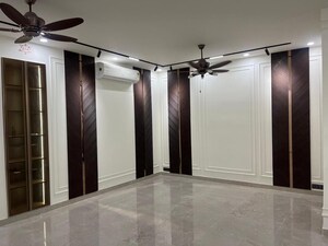 Bedroom in 3 BHK Builder Floor at Sector 9a – for Sale