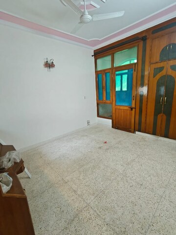 Room in 3 BHK Apartment at Sector 18 Dwarka – for Rent