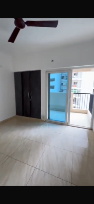 Room in 2 BHK Apartment at Gaur City 2 - 14th Avenue, Sector 16c Greater Noida – for Sale