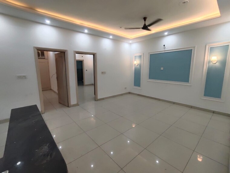 Room, vip road 3 Bedroom 1125 Sq.Ft. Apartment In Vip Road Zirakpur 9293324