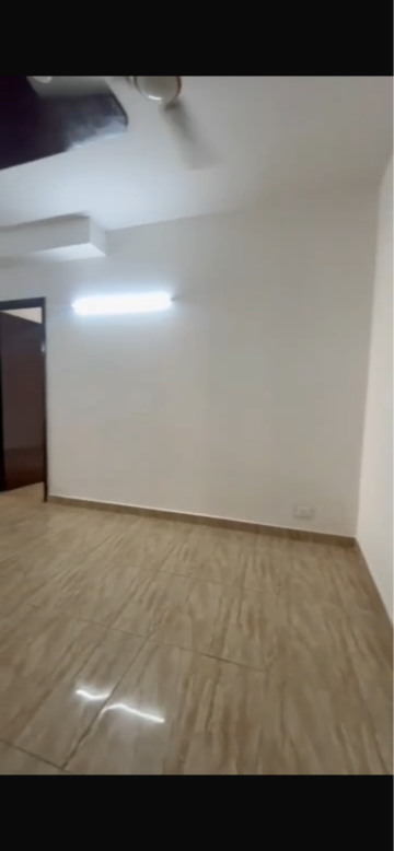 Room in 2 BHK Apartment at Divyansh Flora, Sector 16c Greater Noida – for Sale
