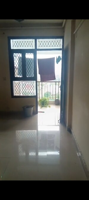 Room in 2 BHK Apartment at Mahagun Mahagunpuram, Shastri Nagar – for Rent