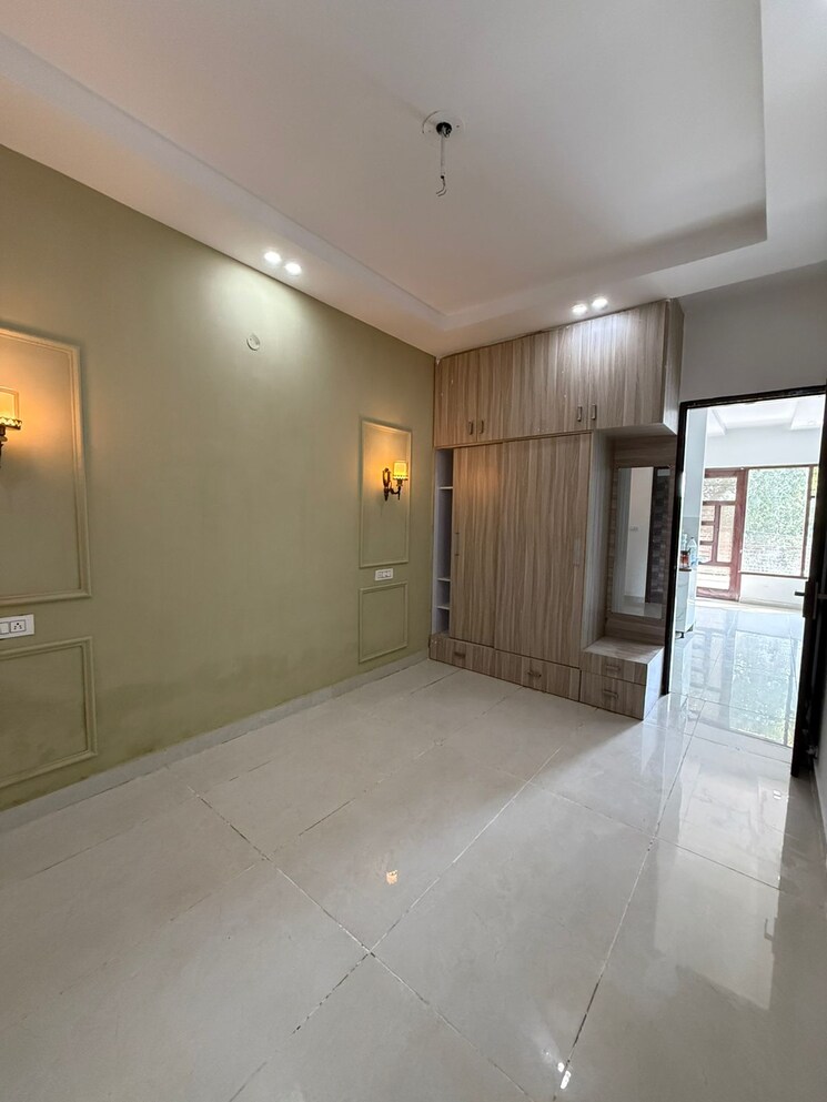 Room, dhakoli 2 Bedroom 900 Sq.Ft. Apartment In Dhakoli Zirakpur 9293411