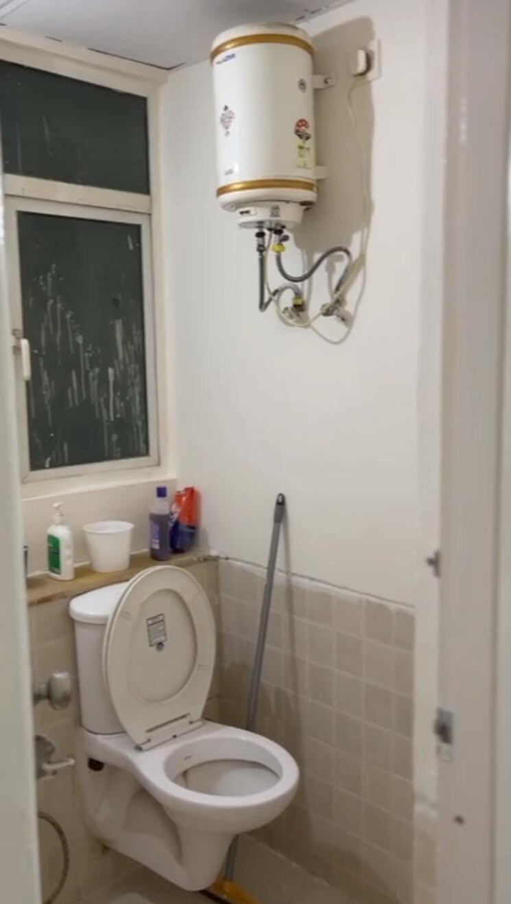 Attached Bathroom, jaypee-greens-kosmos 2 Bedroom 936 Sq.Ft. Apartment In Sector 134 Noida 9293415