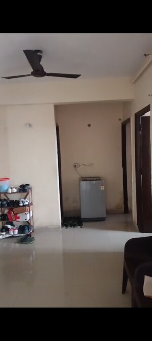Furnished Amenities in 2 BHK Apartment at Mahagun Mahagunpuram, Shastri Nagar – for Sale