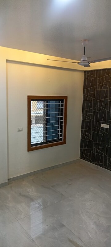 Room in 2 BHK Villa at Mansarovar Extension – for Rent