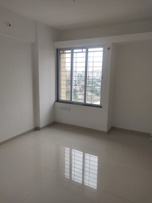 Room in 2 BHK Apartment at Kohinoor Zen Estate, Kharadi – for Rent