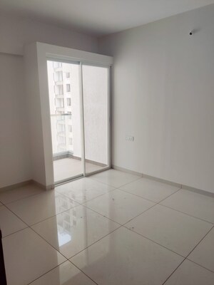 Room in 3 BHK Apartment at Yashwin Orizzonte, Kharadi – for Rent