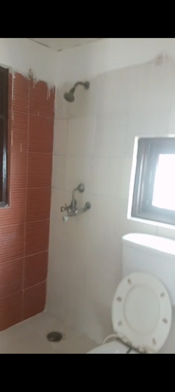 Bathroom, mahagun-mahagunpuram 3 Bedroom 969 Sq.Ft. Apartment In Shastri Nagar Ghaziabad 9293450