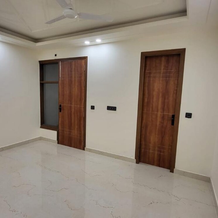 Room, chattarpur 3 Bedroom 135 Sq.Yd. Builder Floor In Chattarpur Delhi 9293508