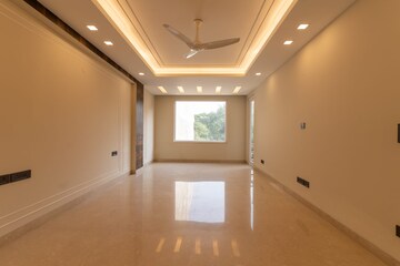 Room in 3 BHK Builder Floor at Palam Vihar – for Sale