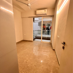 Room in 3 BHK Apartment at Signature Global City, Sector 37d – for Sale