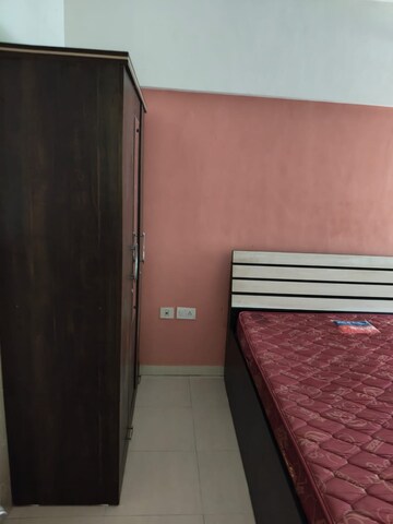 Room in 2 BHK Apartment at Mahalaxmi Vihar, Vishrantwadi – for Rent