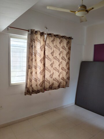 Room in 2 BHK Apartment at Mahalaxmi Vihar, Vishrantwadi – for Rent