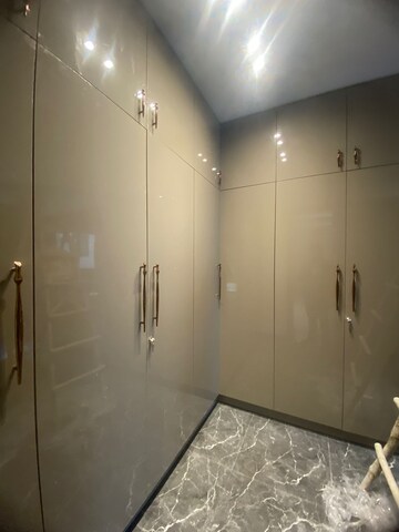 Room in 5 BHK Independent House at Satbari – for Sale