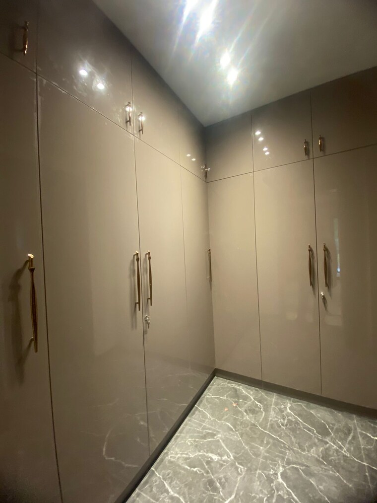 Room, satbari 6 Bedroom 11960 Sq.Ft. Independent House In Satbari Delhi 9293530