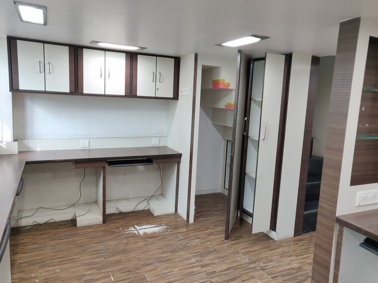 Team Area, malad west Commercial Office Space 830 Sq.Ft. In Malad West Mumbai 9293687