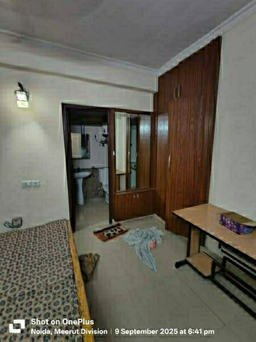 Bedroom in 2 BHK Apartment at Amrapali Golf Homes, Sector 4 Greater Noida – for Rent