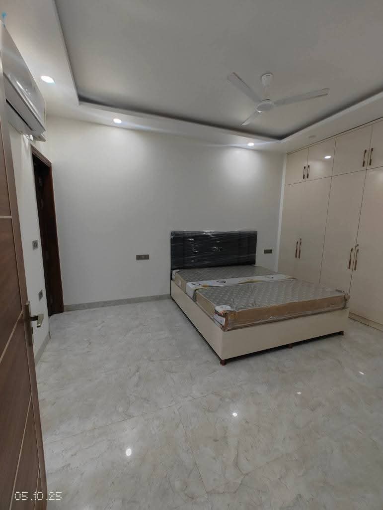 1 BHK Builder Floor For Rent in Saket