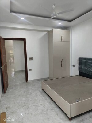 Room in 1 BHK Builder Floor at Saket – for Rent
