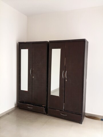 Room in 2 BHK Apartment at Radicon Vedantam, Sector 16c Greater Noida – for Rent