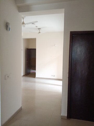 Room in 2 BHK Apartment at Radicon Vedantam, Sector 16c Greater Noida – for Rent